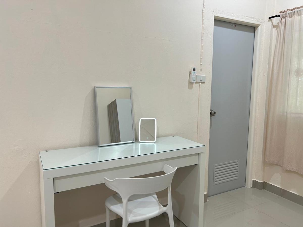 Pasak Holiday Six 2930 Phuket Exterior foto